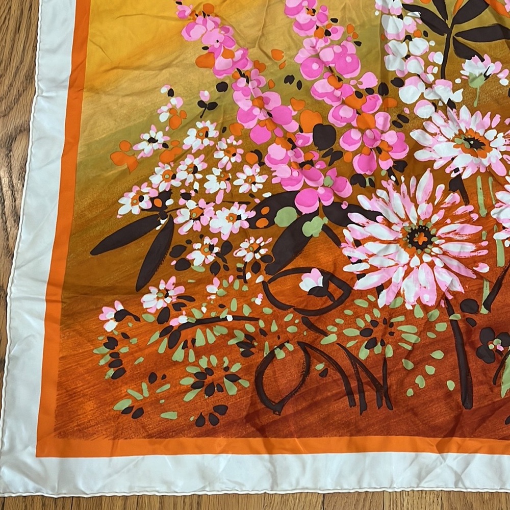 Vintage CHRISTIAN DIOR Vibrant Floral Print Silk Scarf~Made in France~MCM - Picture 4 of 9